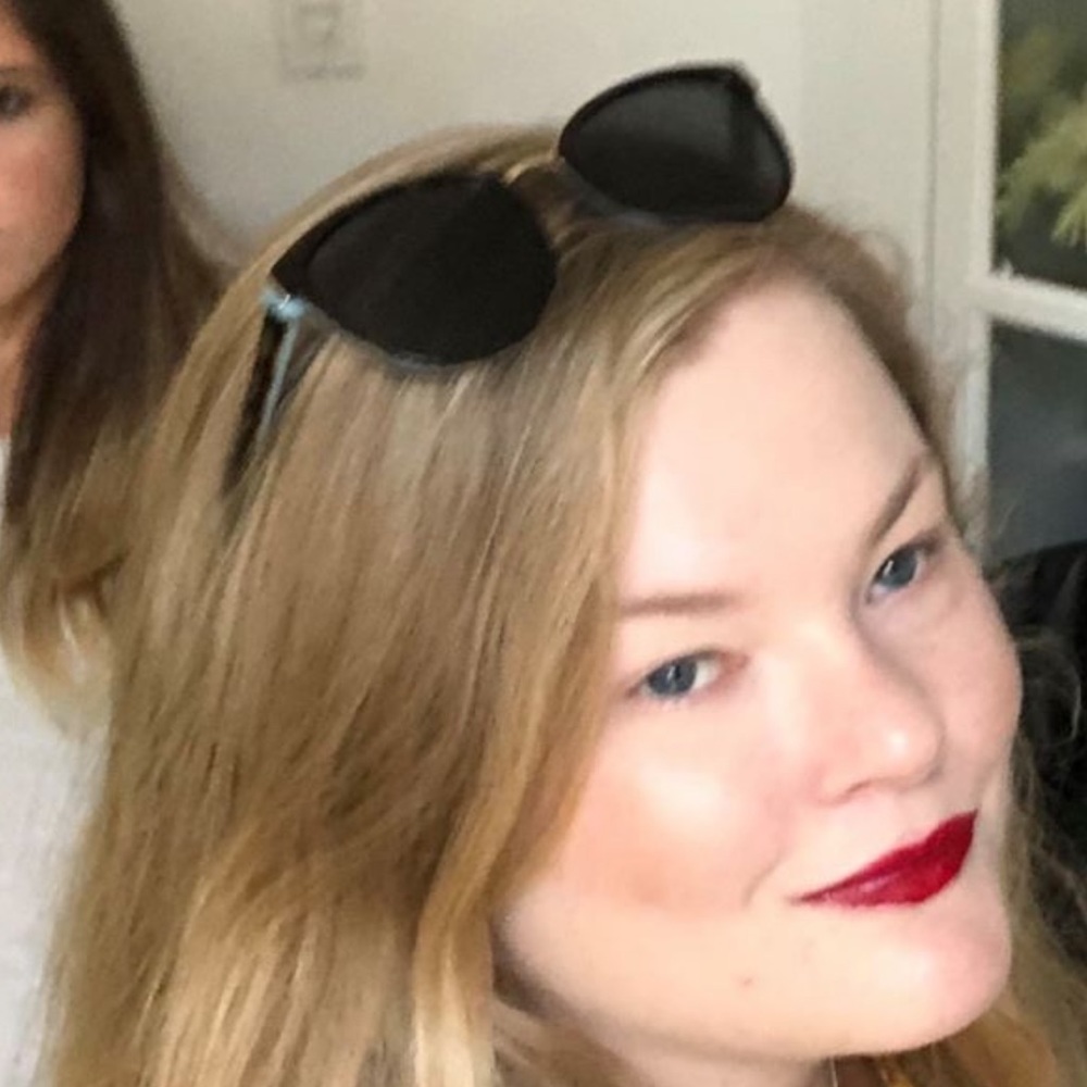 Meet your Posher, Alexis